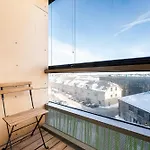 Lootsi With Free Parking Appartement
