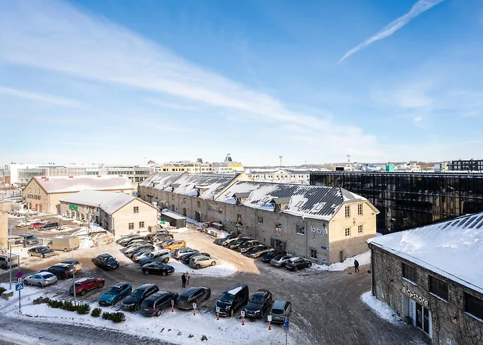 Lootsi With Free Parking